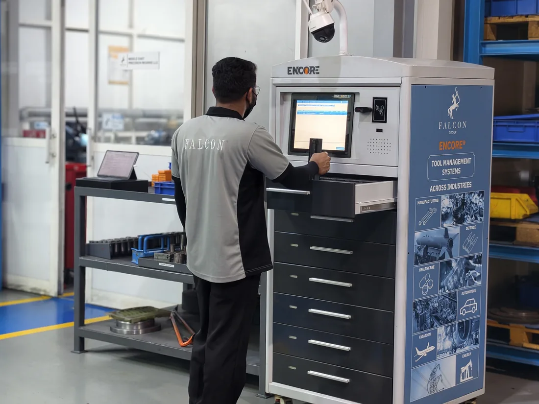 Smart tool management cabinet in use on the Shaheen Arabia shop floor, Jubail