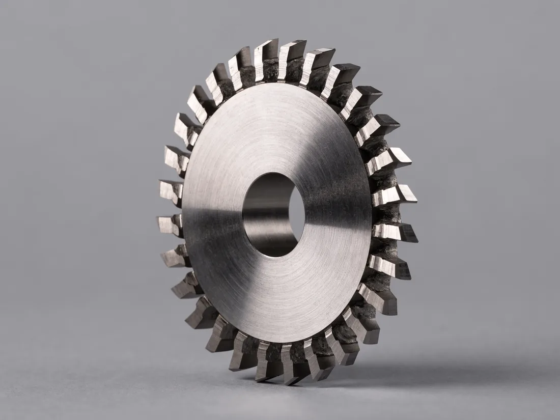Brazed spline cutter with carbide teeth around its rim