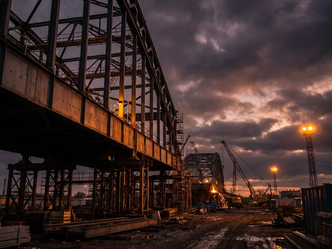 Large-scale infrastructure construction with structural steel — Shaheen Arabia supplies fabricated and machined components for major projects