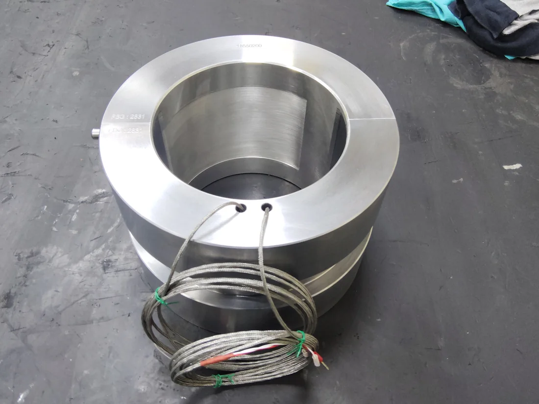 Pressure-dam bearing with temperature sensor leads, Shaheen Arabia, Jubail